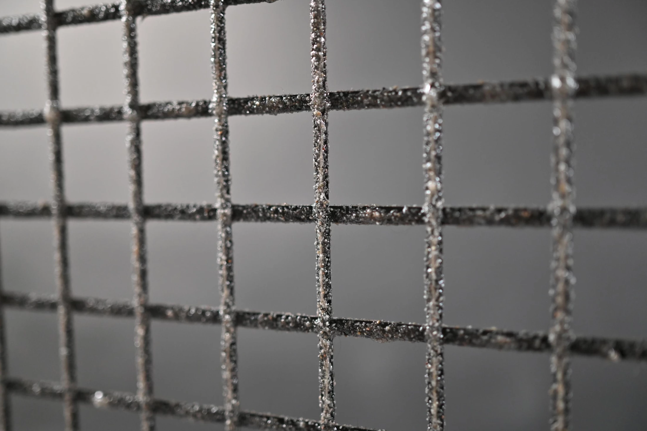 Repair layer starting at 30 mm: carbon reinforcement without minimum cover – solidian ANTICRACK